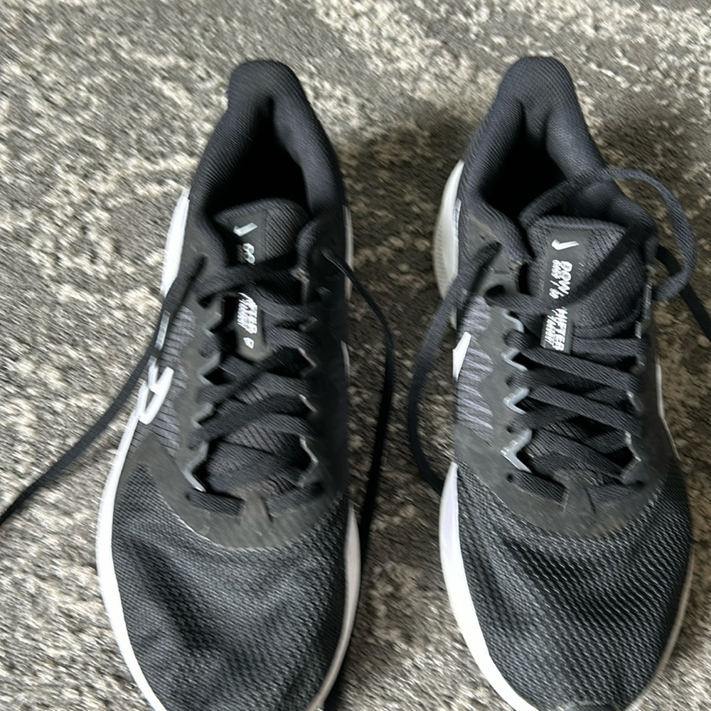 Women’s downshifter running shoe